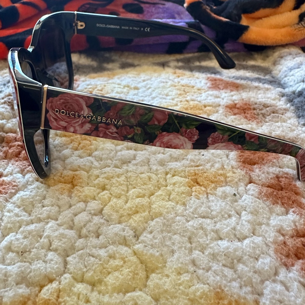 Dolce & Gabbana Pink Floral Rose Print Oversized Sunglasses - Picture 5 of 9